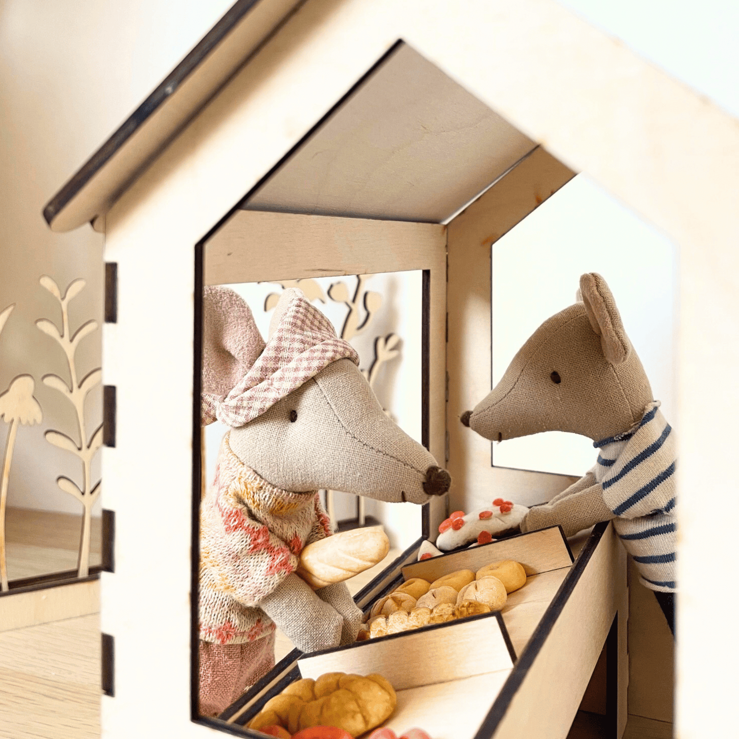 Houten bakkerskraam – poppenhuis meubel in schaal 1:12