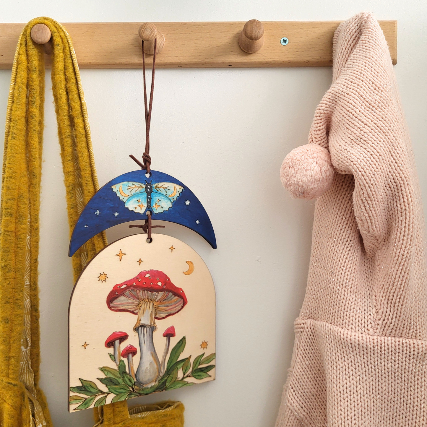 Houten Wandhanger – Vlinder Paddenstoel