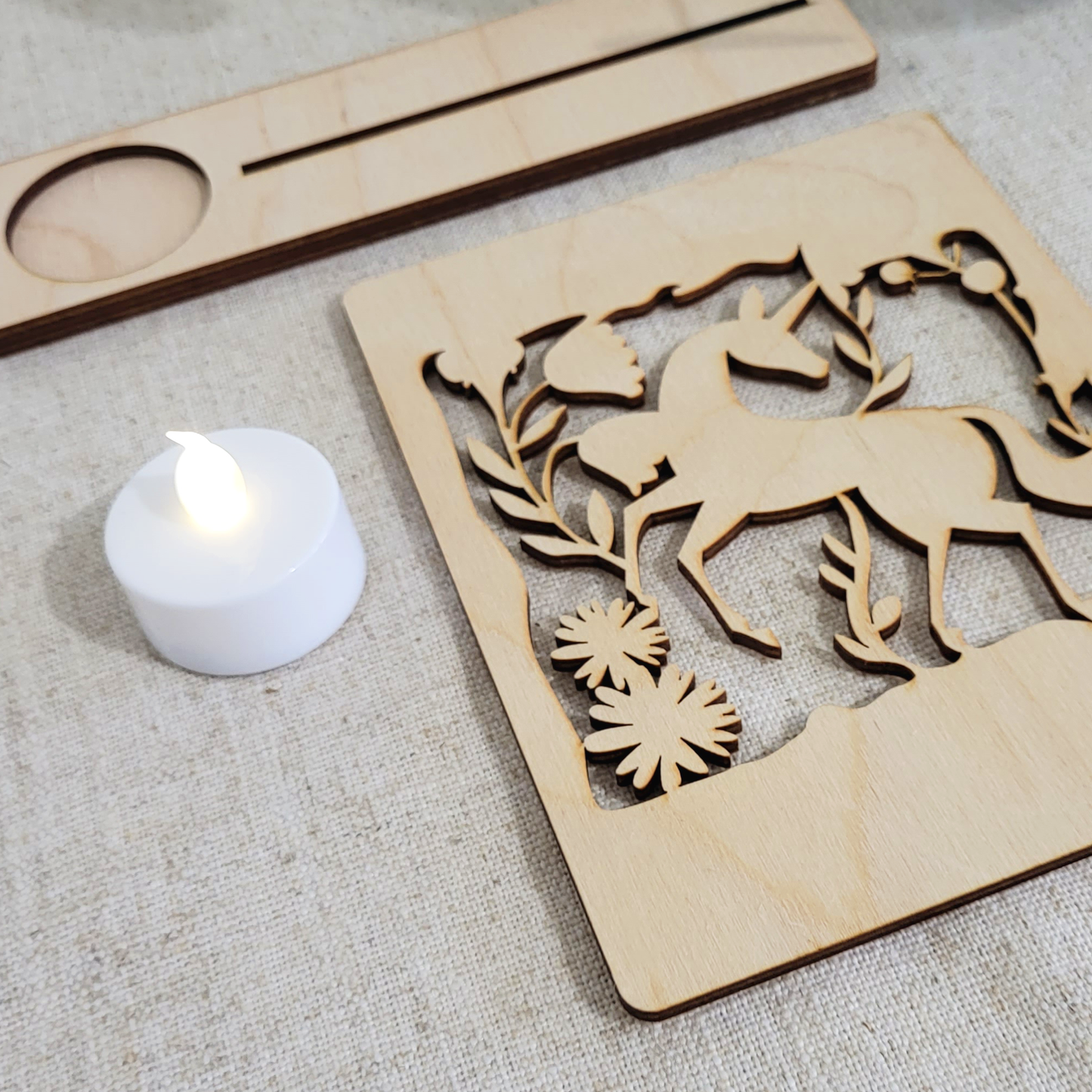 Houten Illustratie: Dansende Unicorn