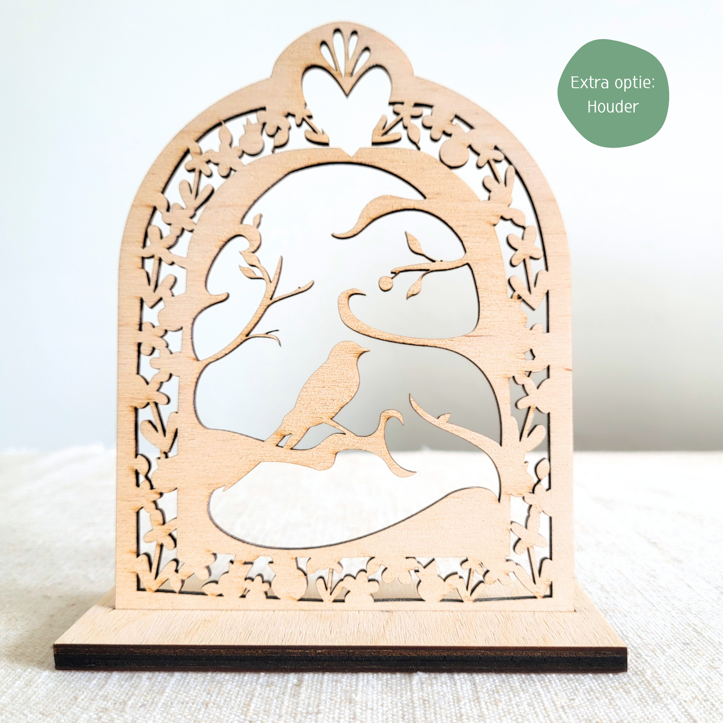 Houten Illustratie: Vogel in boom