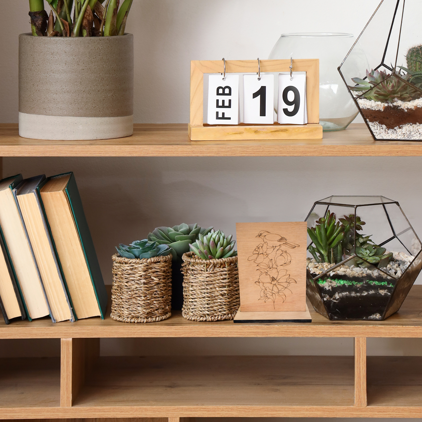 Houten Illustratie: Vogel met bloem