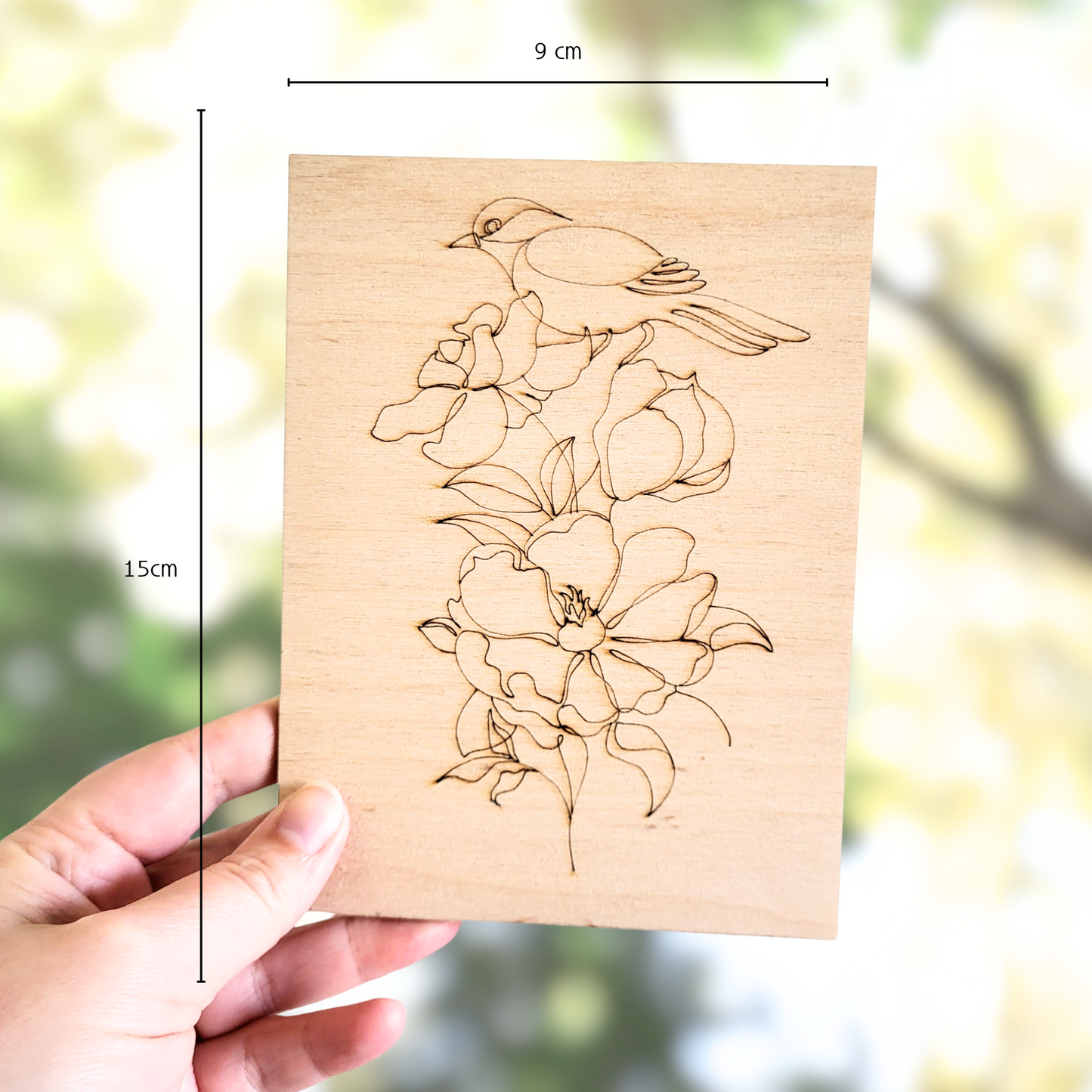 Houten Illustratie: Vogel met bloem