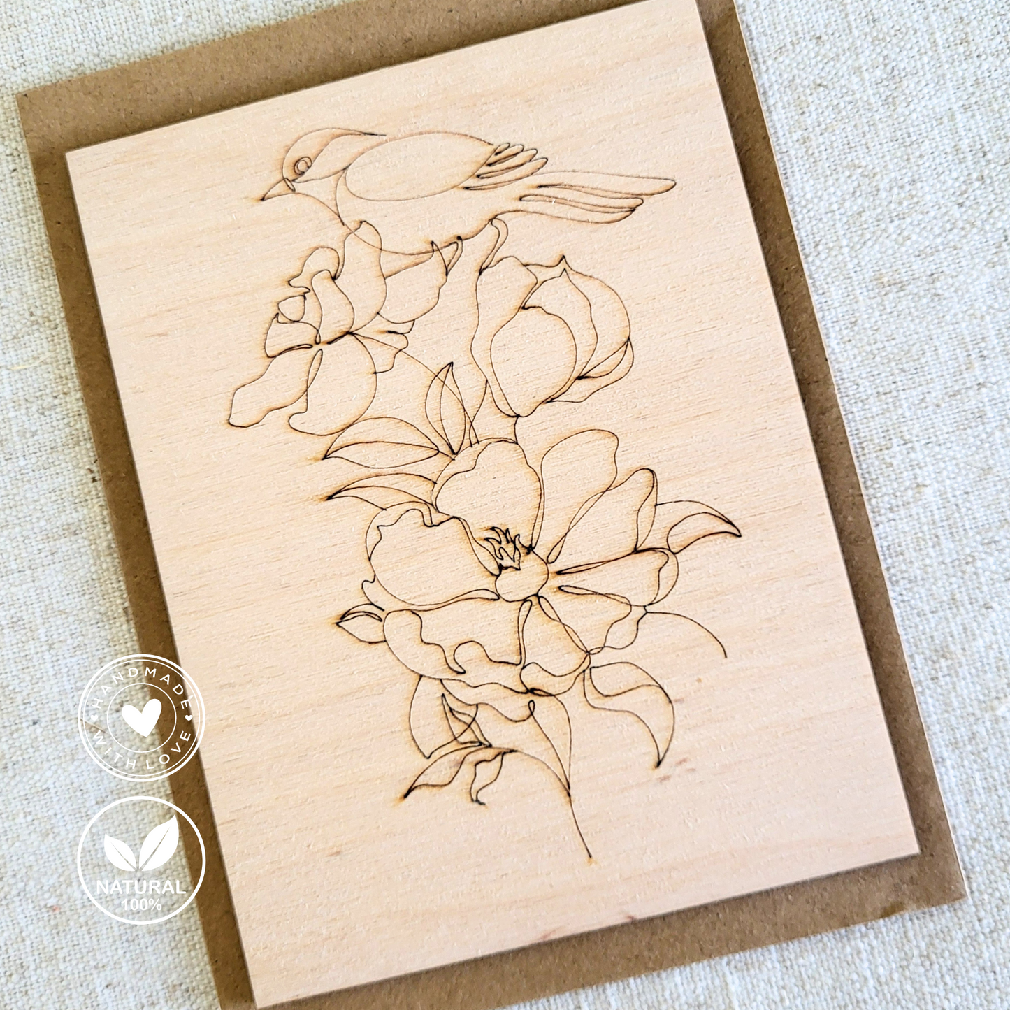 Houten Illustratie: Vogel met bloem